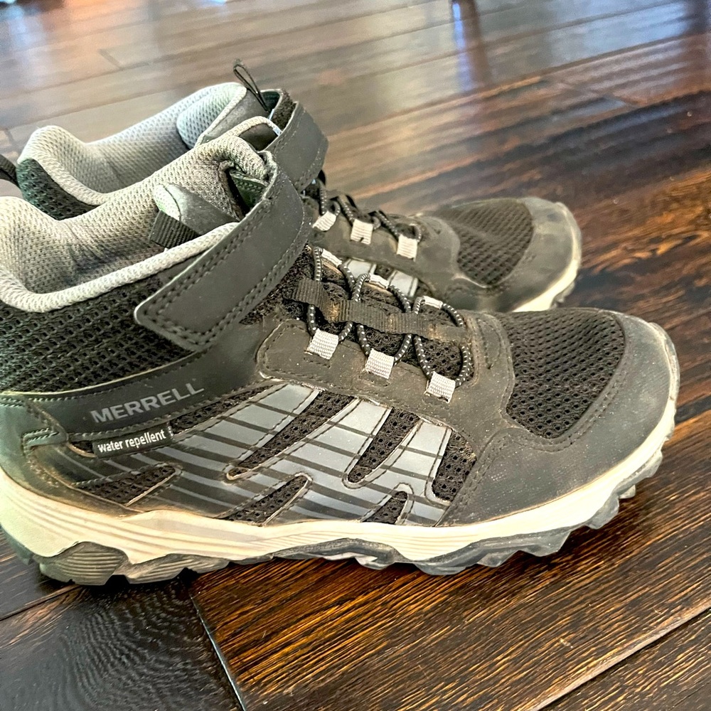 Merrell water repellent boys’ hiking boots